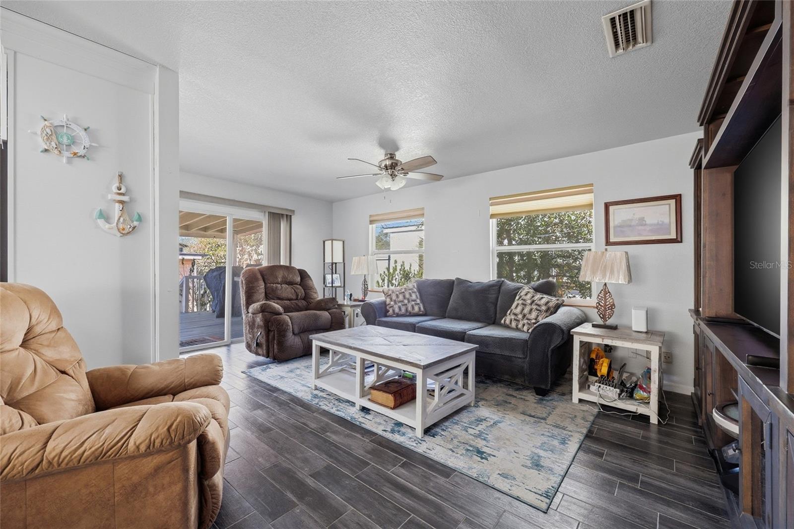 Image 18 of 48 For 123 Walt Lane