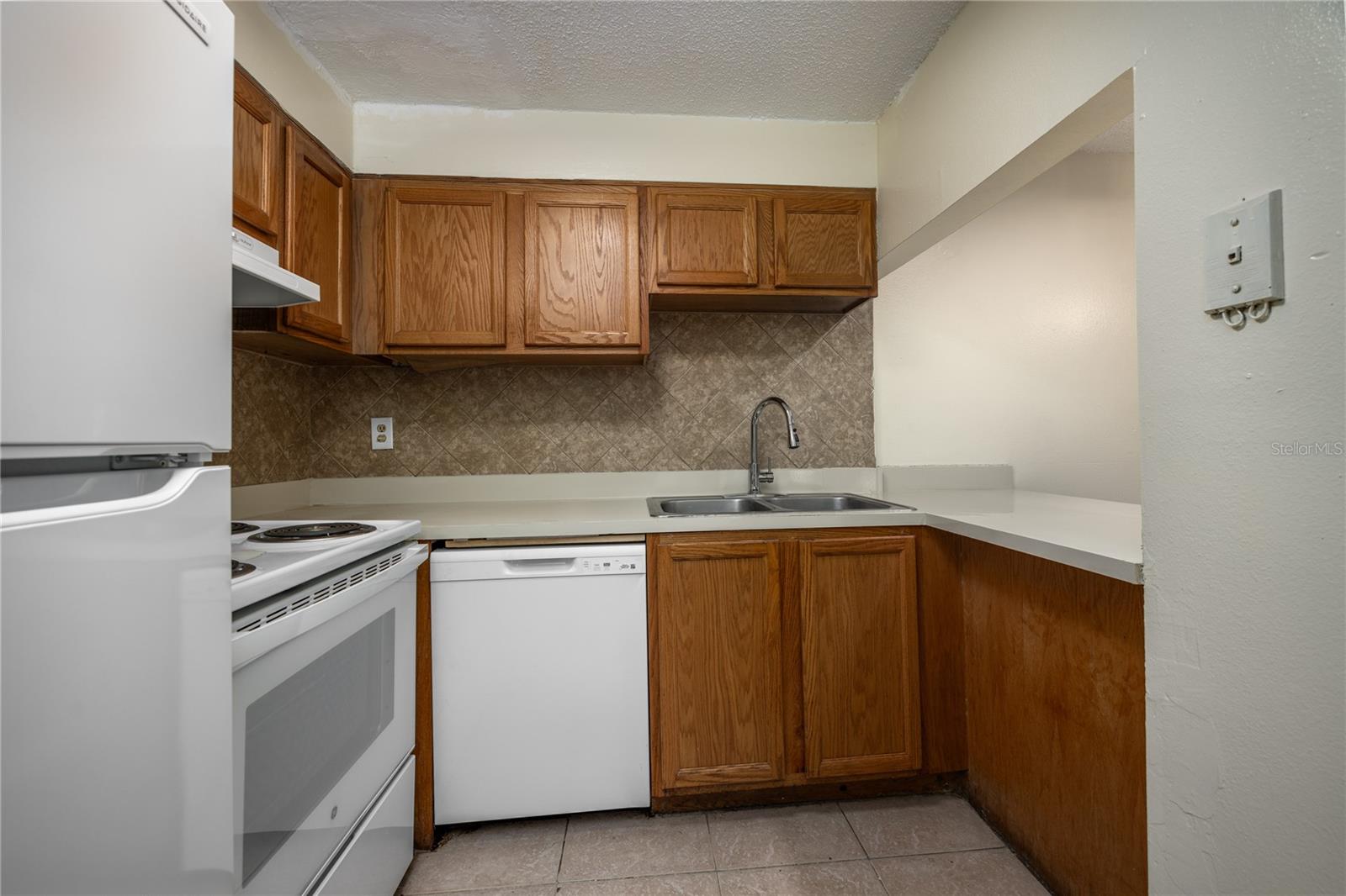 Image 10 of 17 For 6519 Newberry 1004