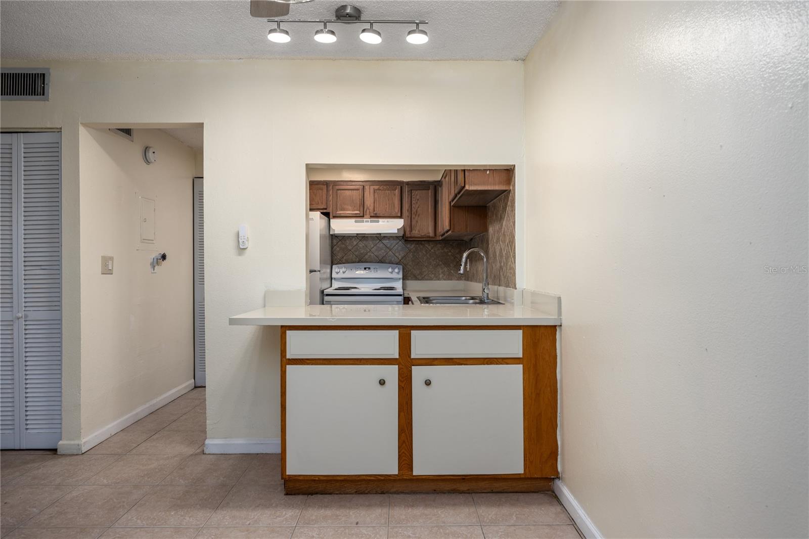 Image 6 of 17 For 6519 Newberry 1004