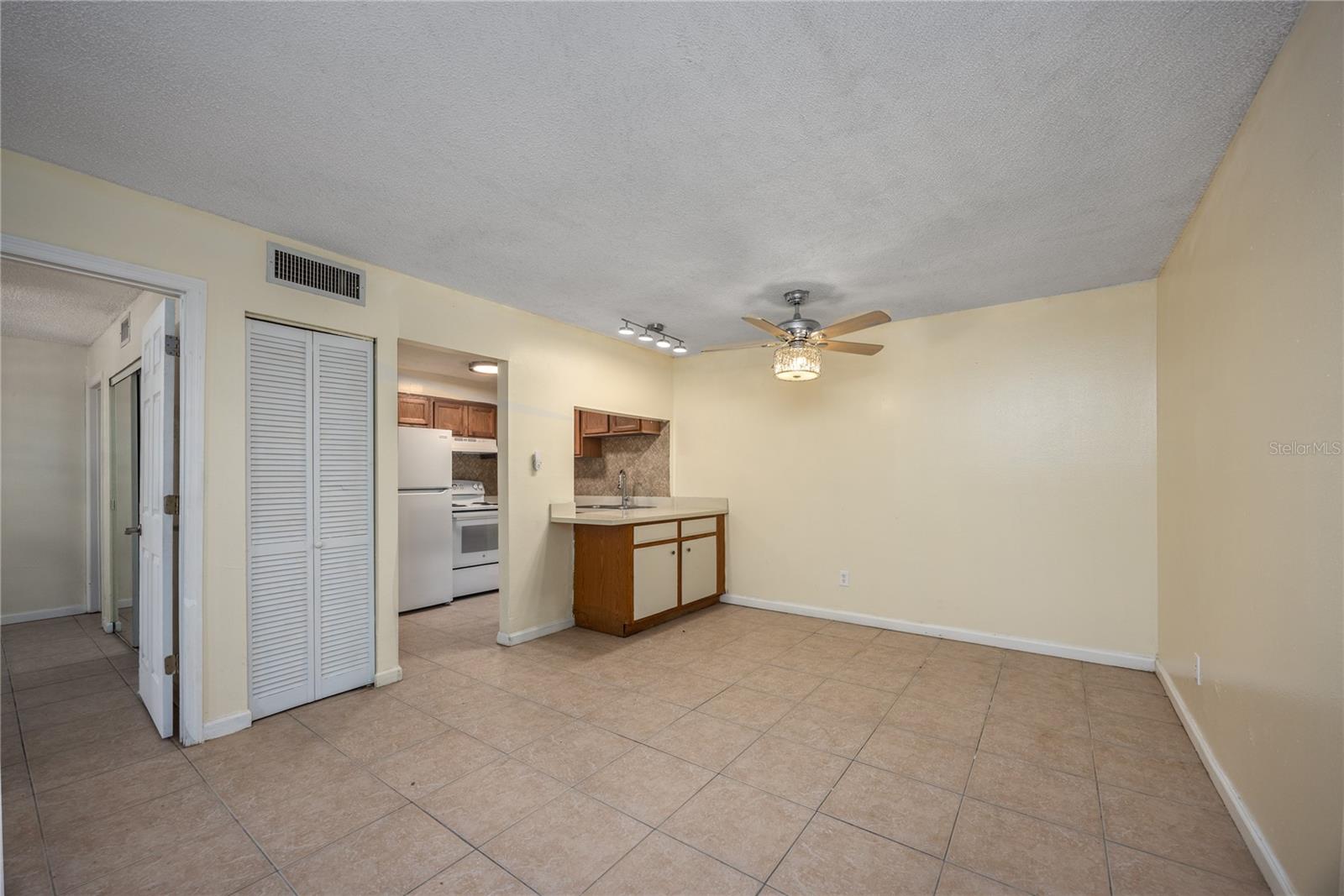 Image 8 of 17 For 6519 Newberry 1004