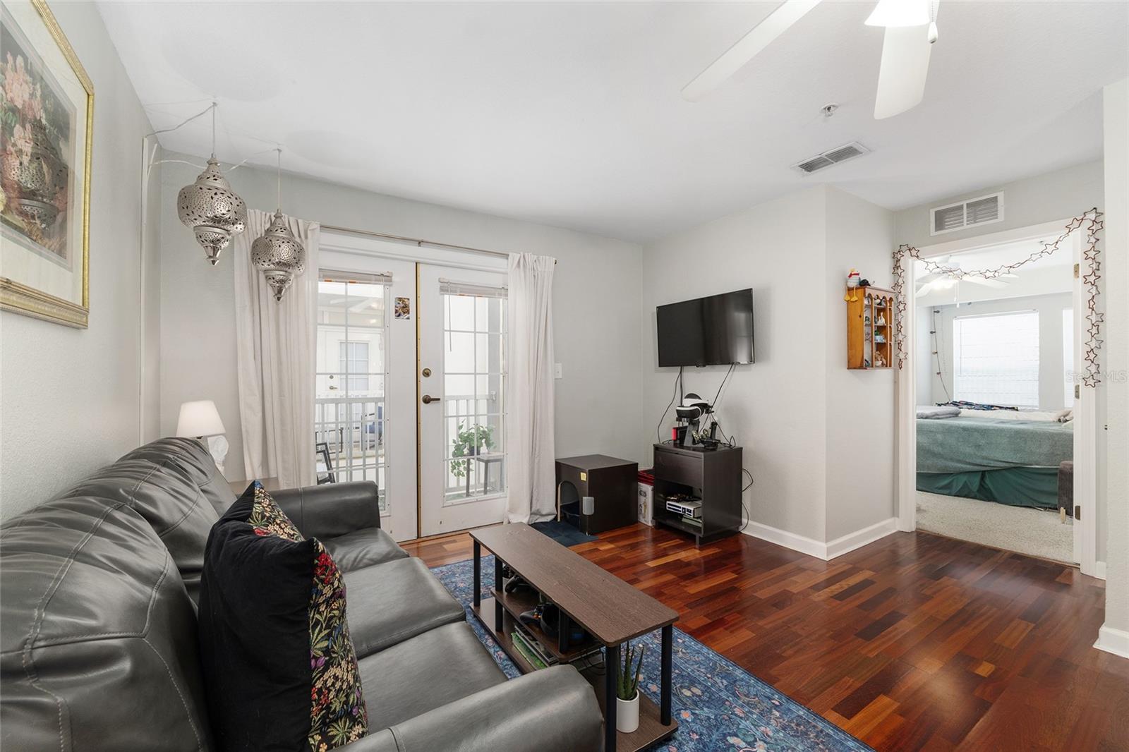 Image 11 of 31 For 835 9th Street 209