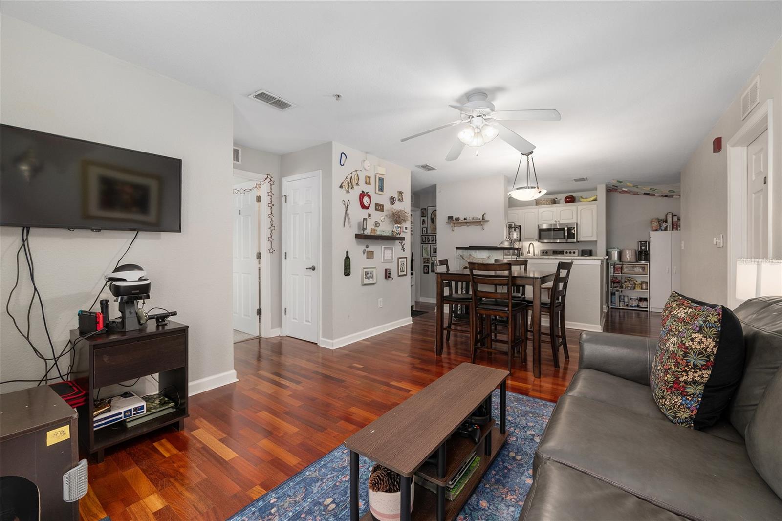 Image 14 of 31 For 835 9th Street 209