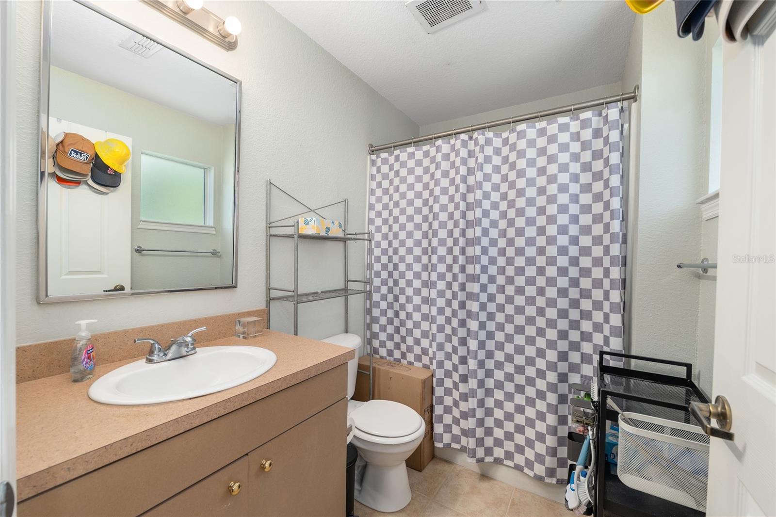 Image 17 of 31 For 835 9th Street 209