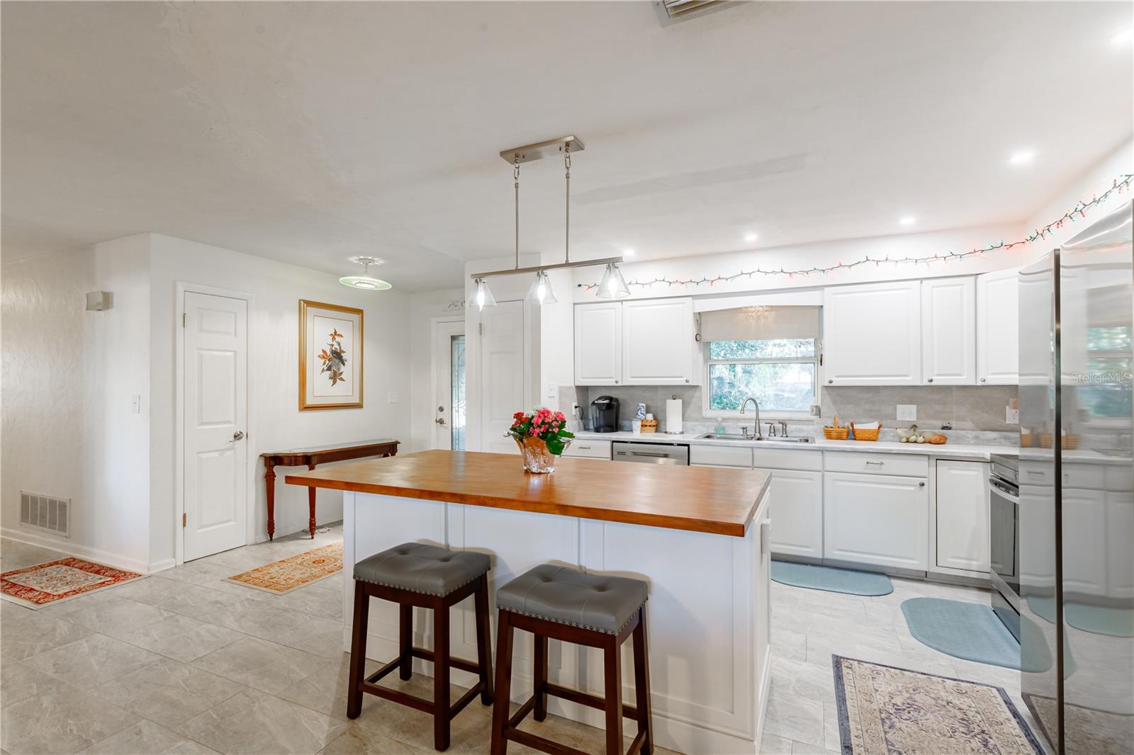 Image 23 of 49 For 6433 Loch Lommond Drive