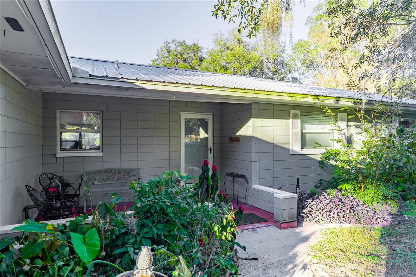 Image 9 of 49 For 6433 Loch Lommond Drive