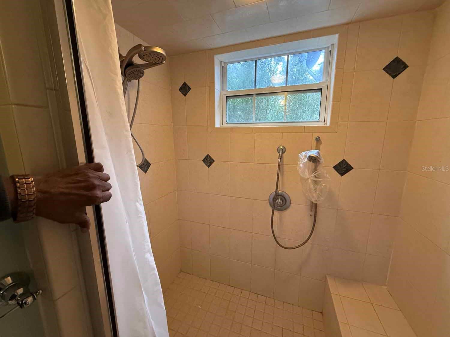 Image 17 of 35 For 13106 112th Avenue