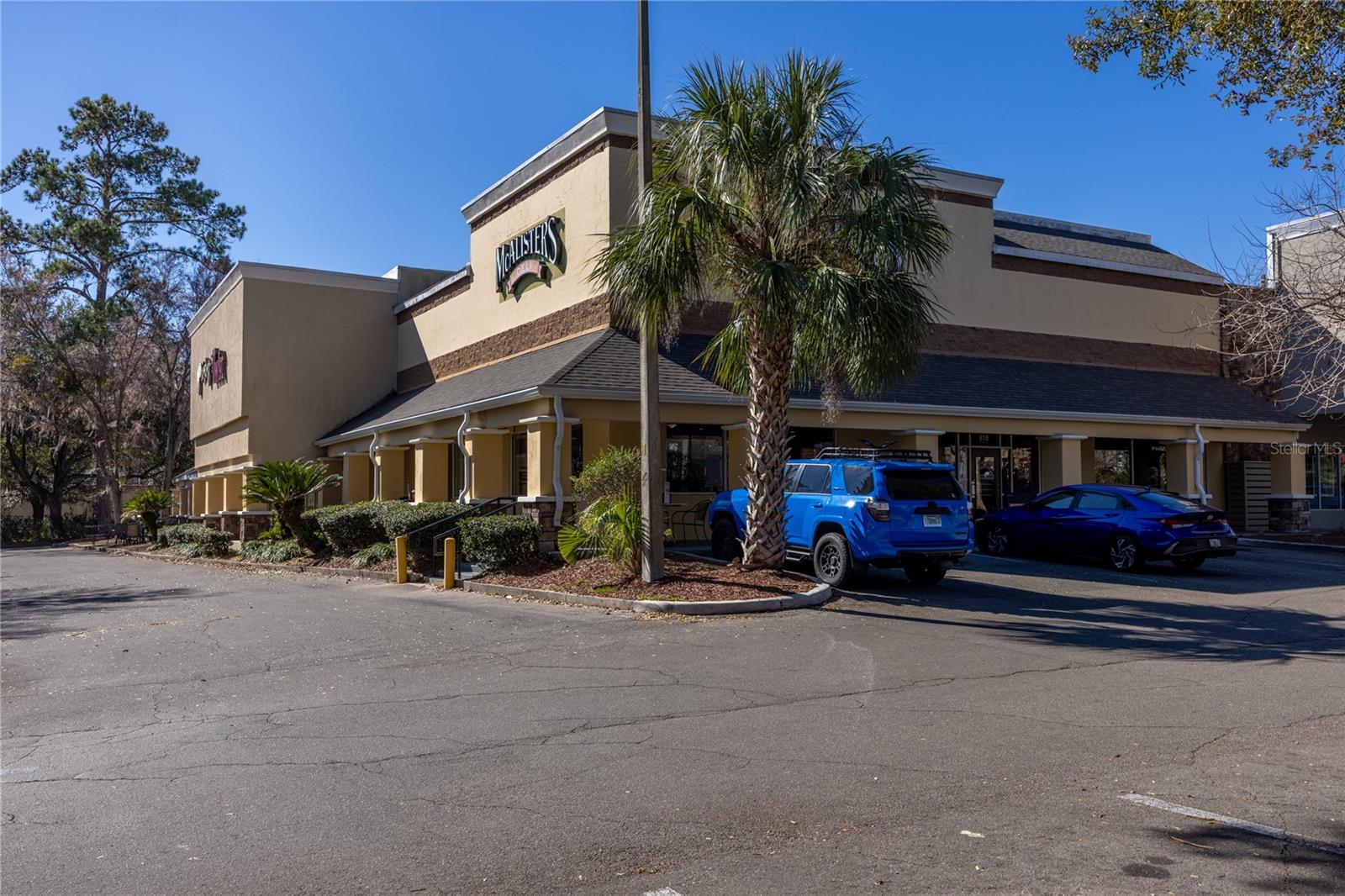 Listing photo id 9 for 618 60th Street