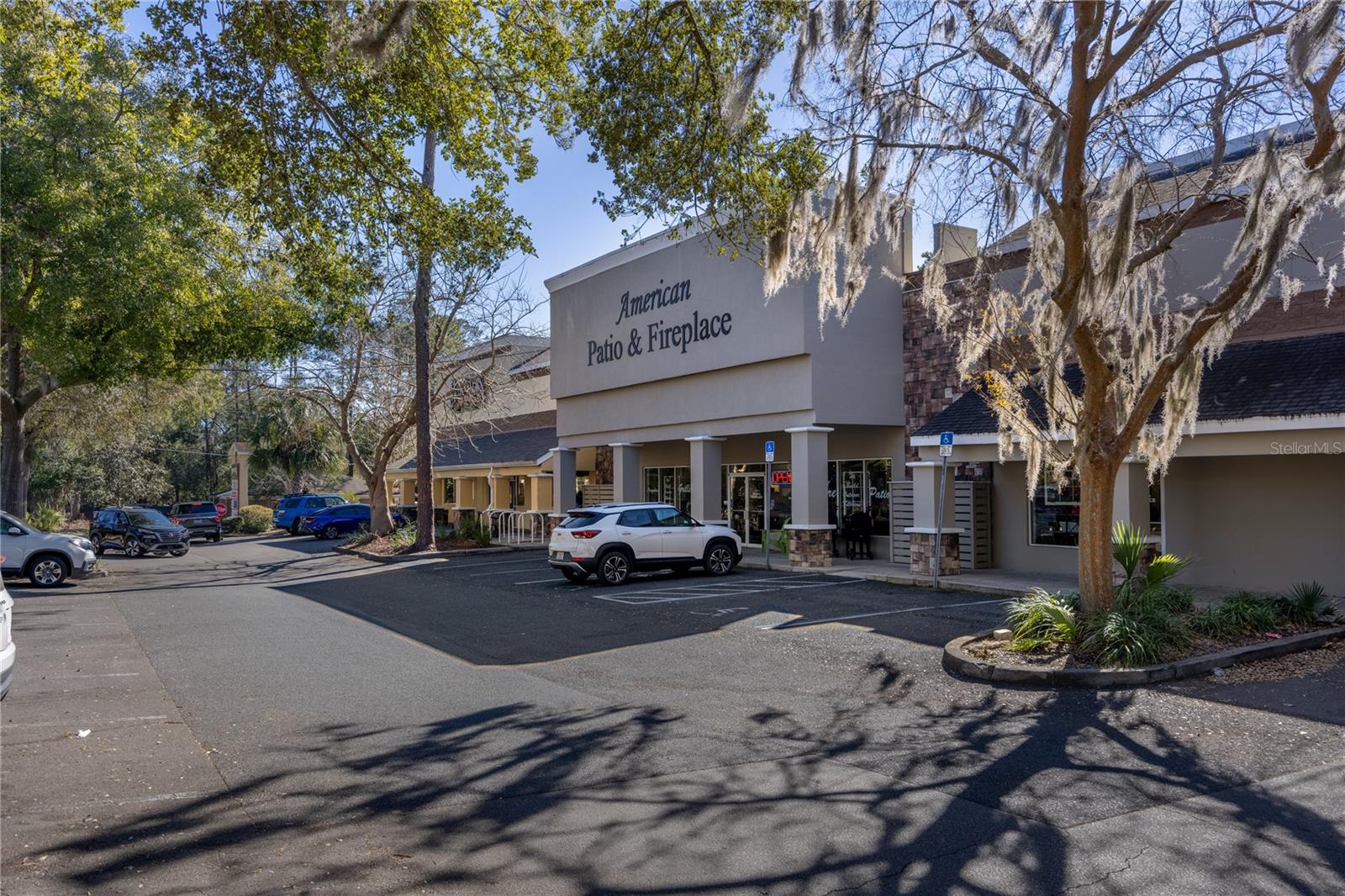 Listing photo id 10 for 618 60th Street