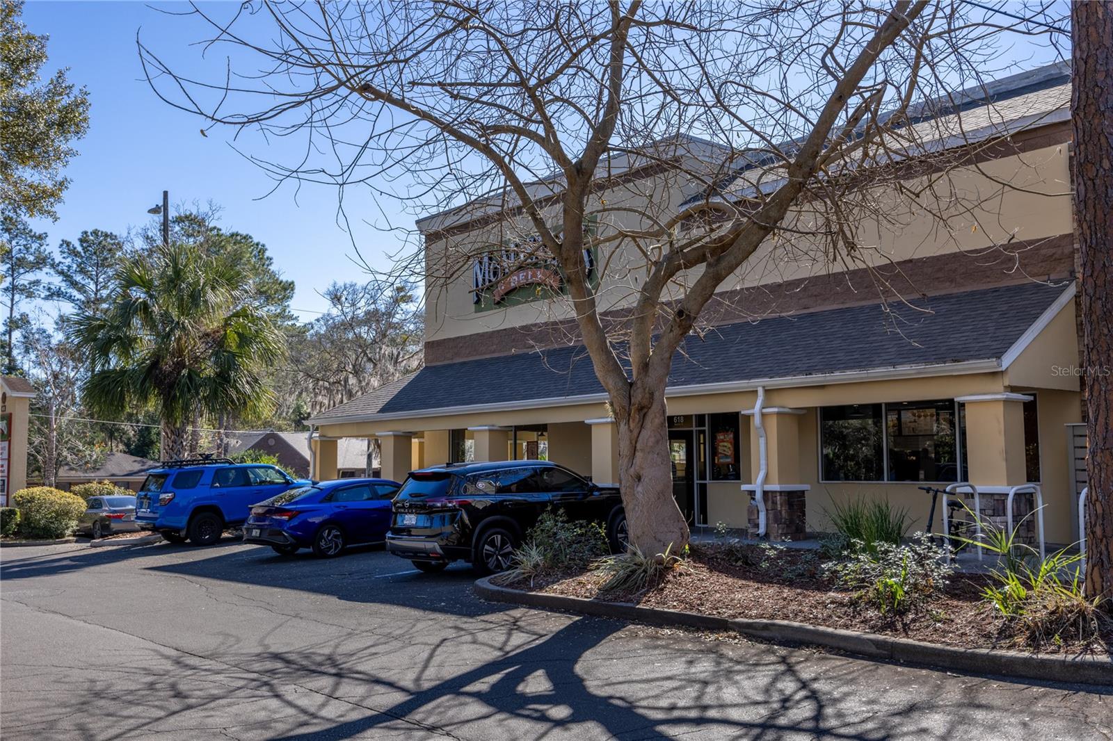 Listing photo id 11 for 618 60th Street