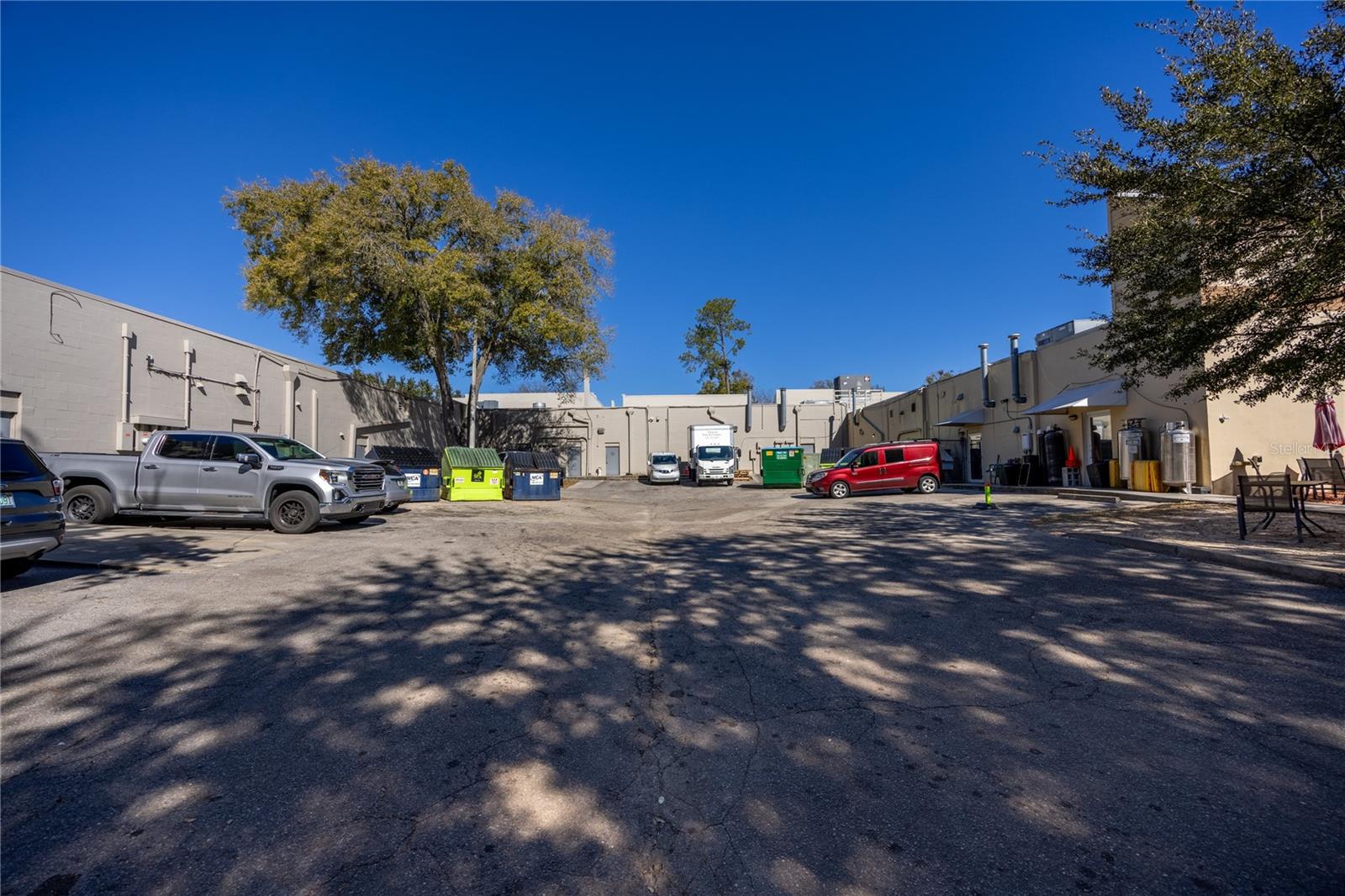 Listing photo id 14 for 618 60th Street