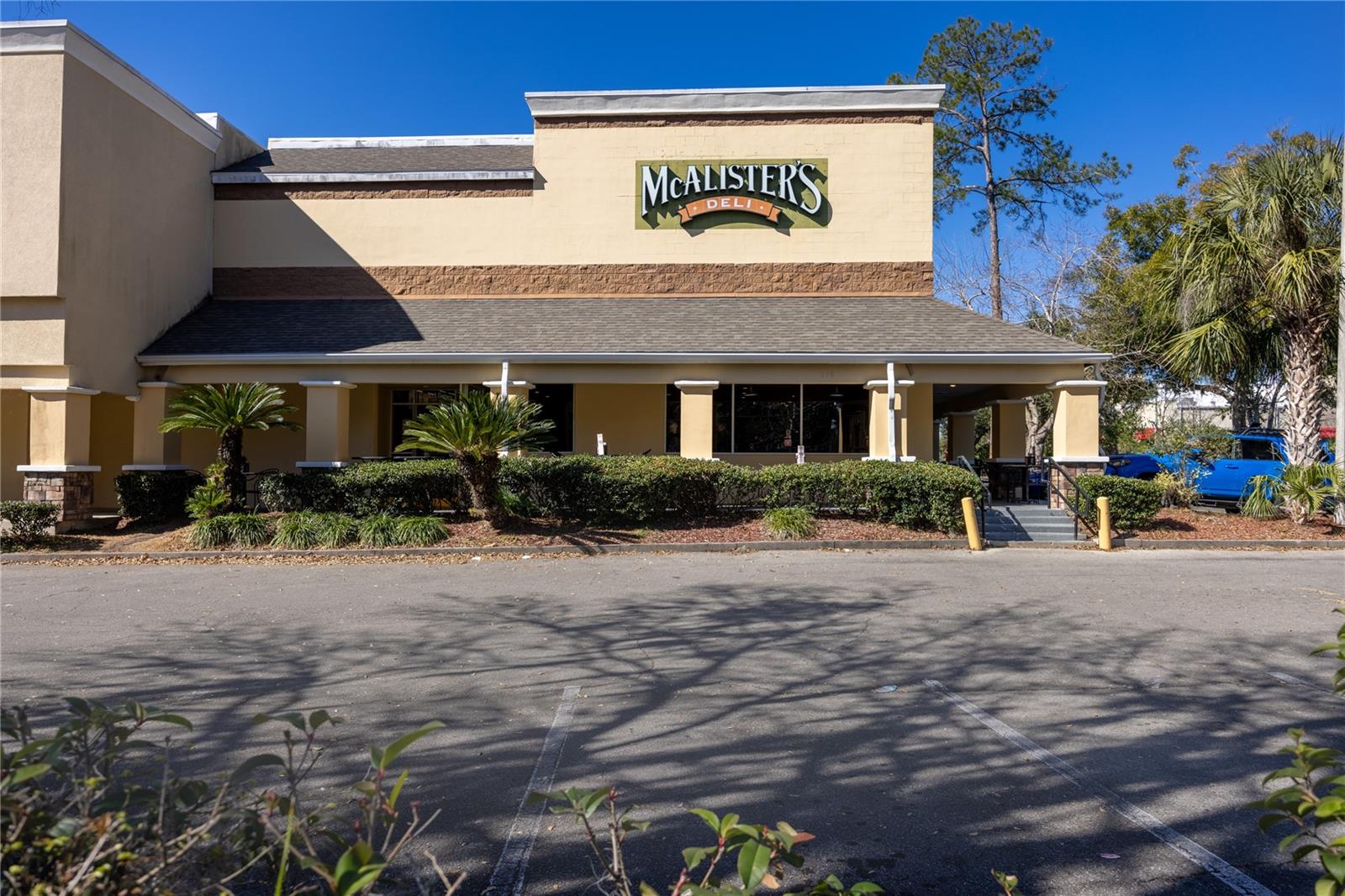 Listing photo id 21 for 618 60th Street