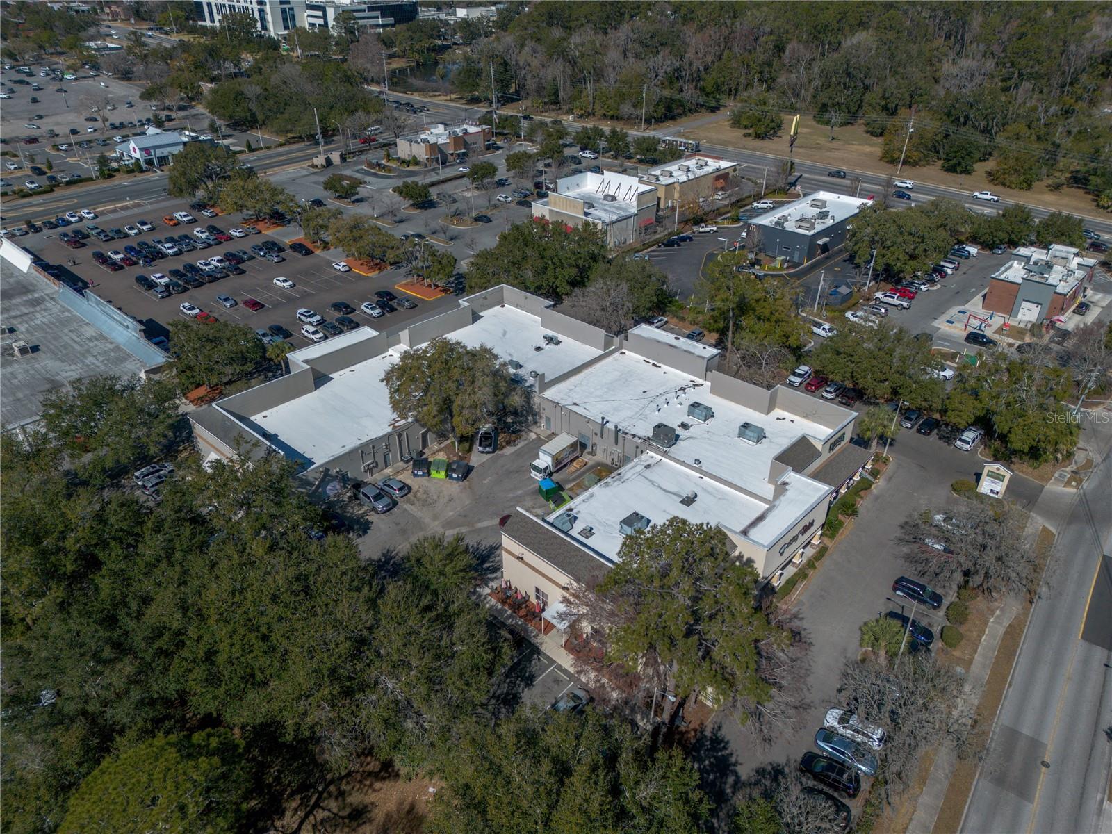 Listing photo id 26 for 618 60th Street