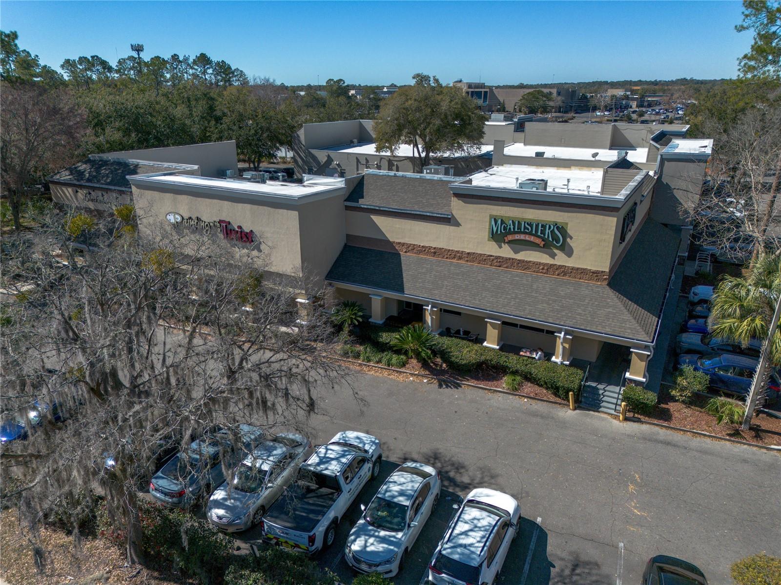 Listing photo id 33 for 618 60th Street