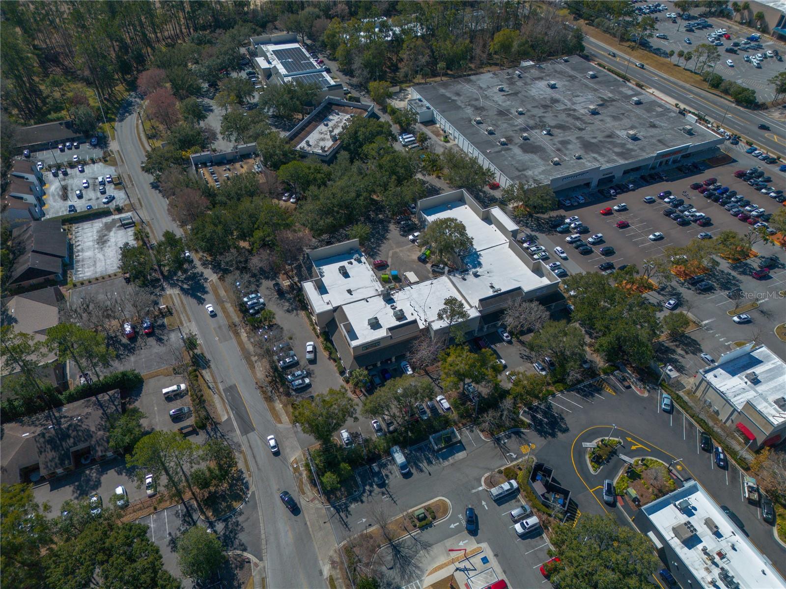 Listing photo id 39 for 618 60th Street