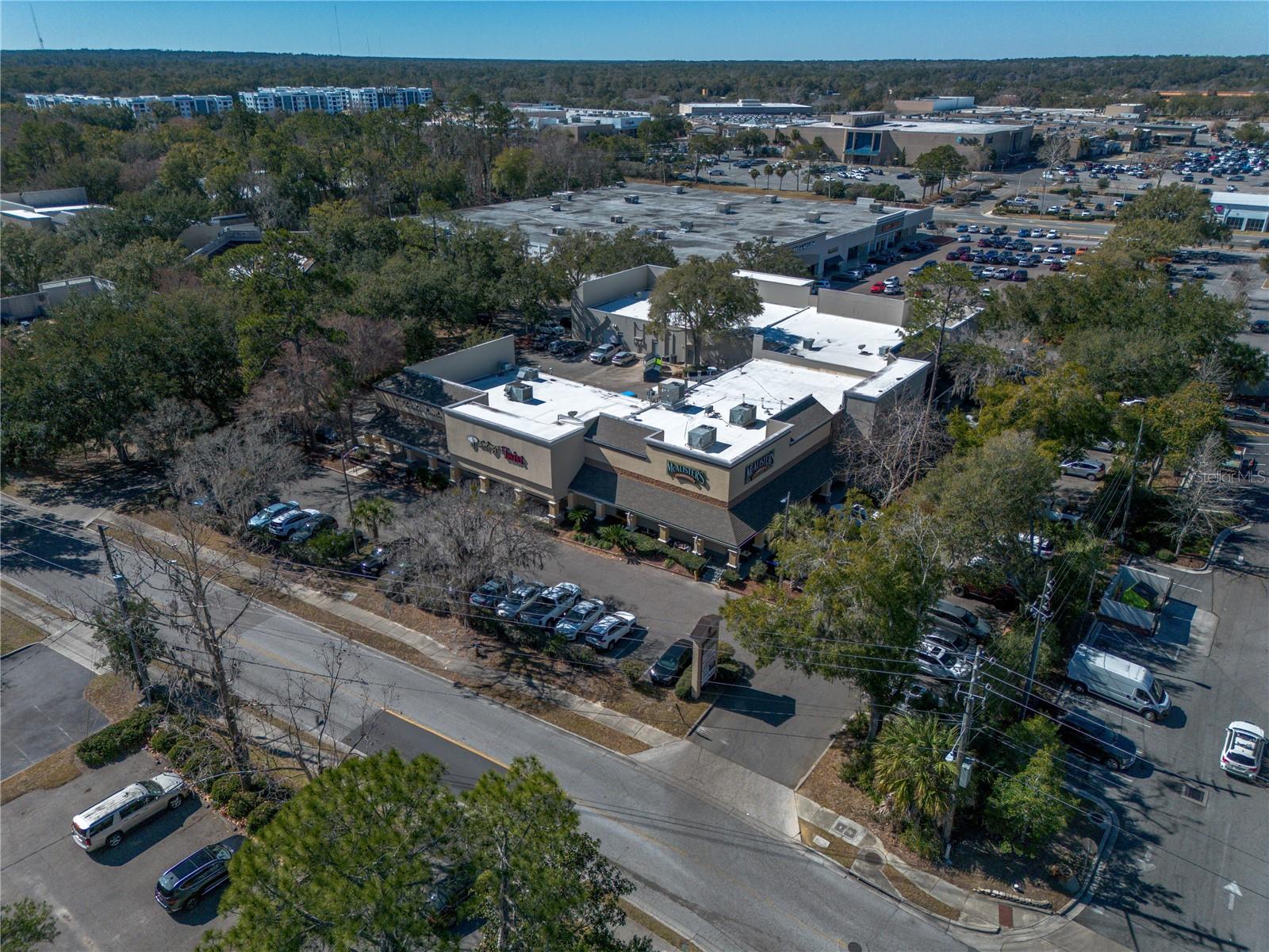 Listing photo id 41 for 618 60th Street