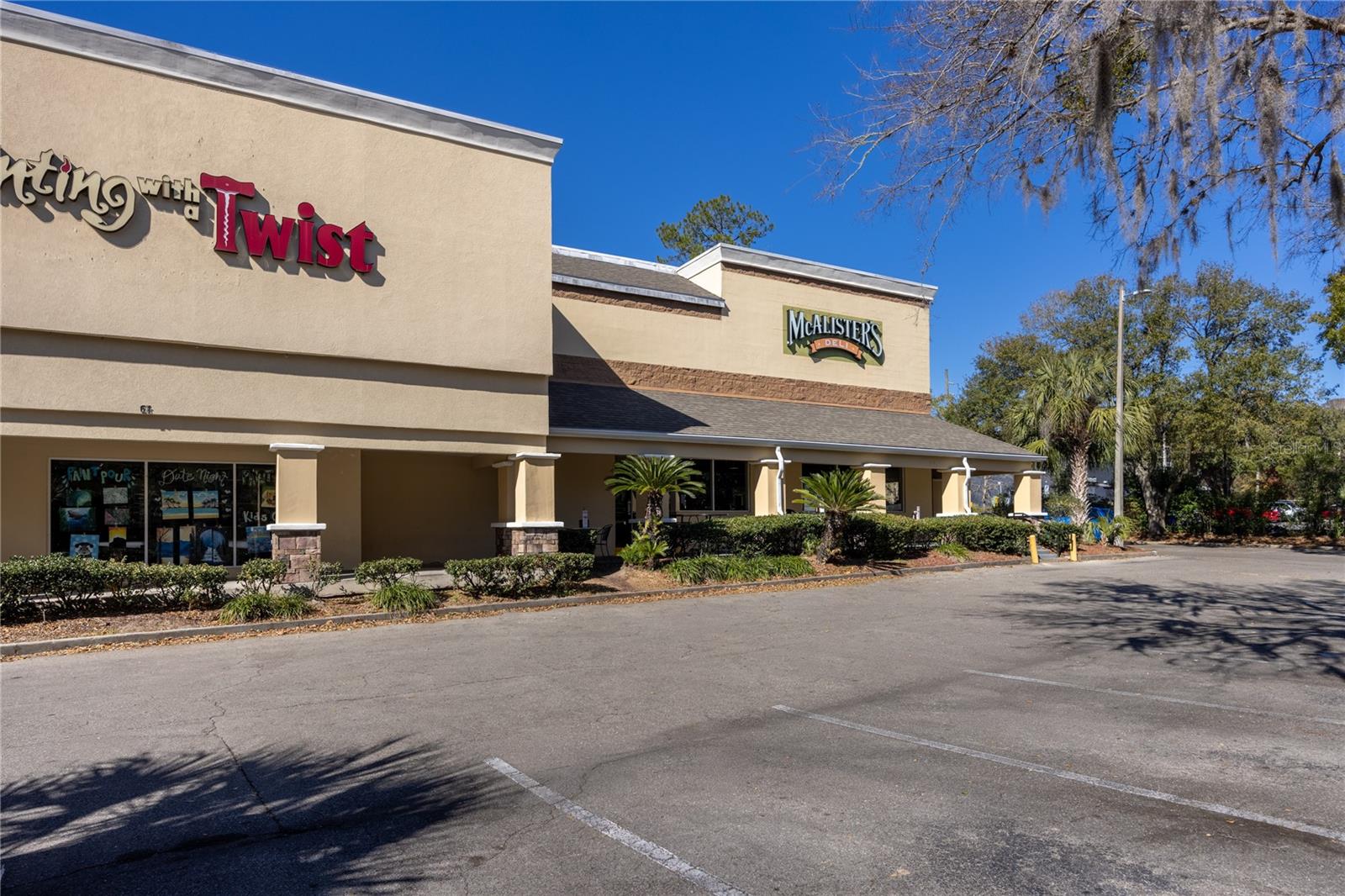 Listing photo id 3 for 618 60th Street