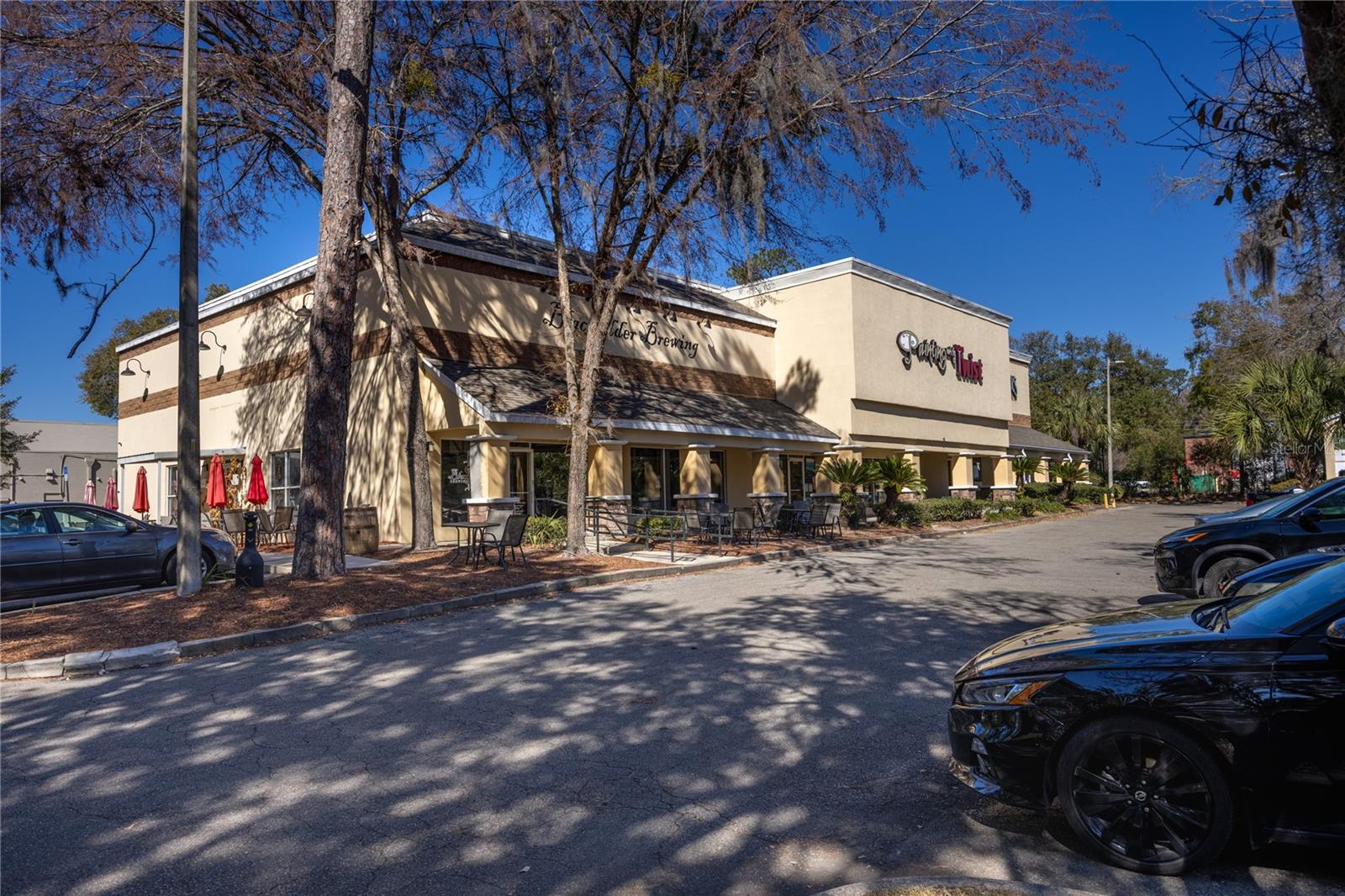 Listing photo id 4 for 618 60th Street