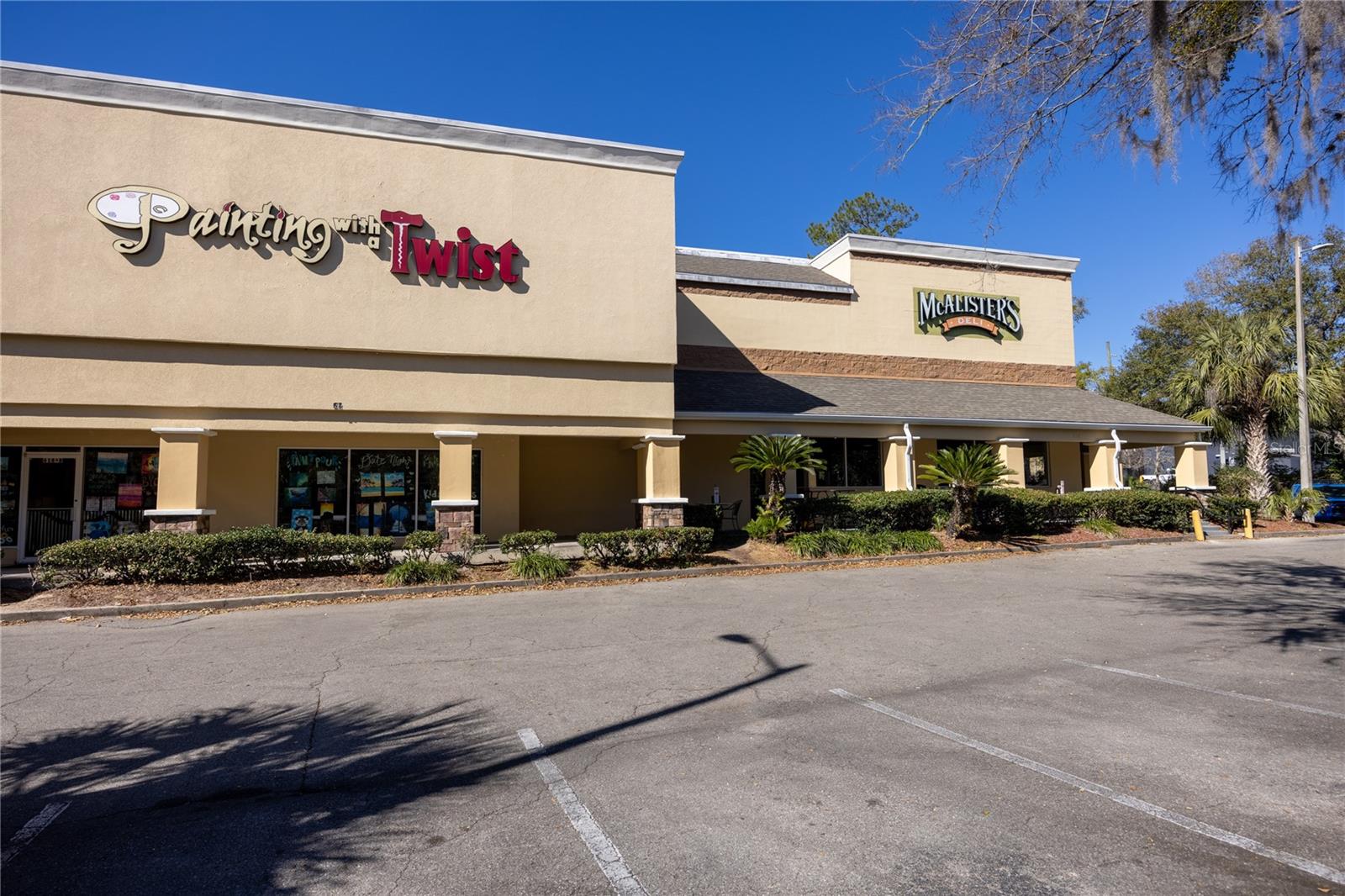 Listing photo id 5 for 618 60th Street