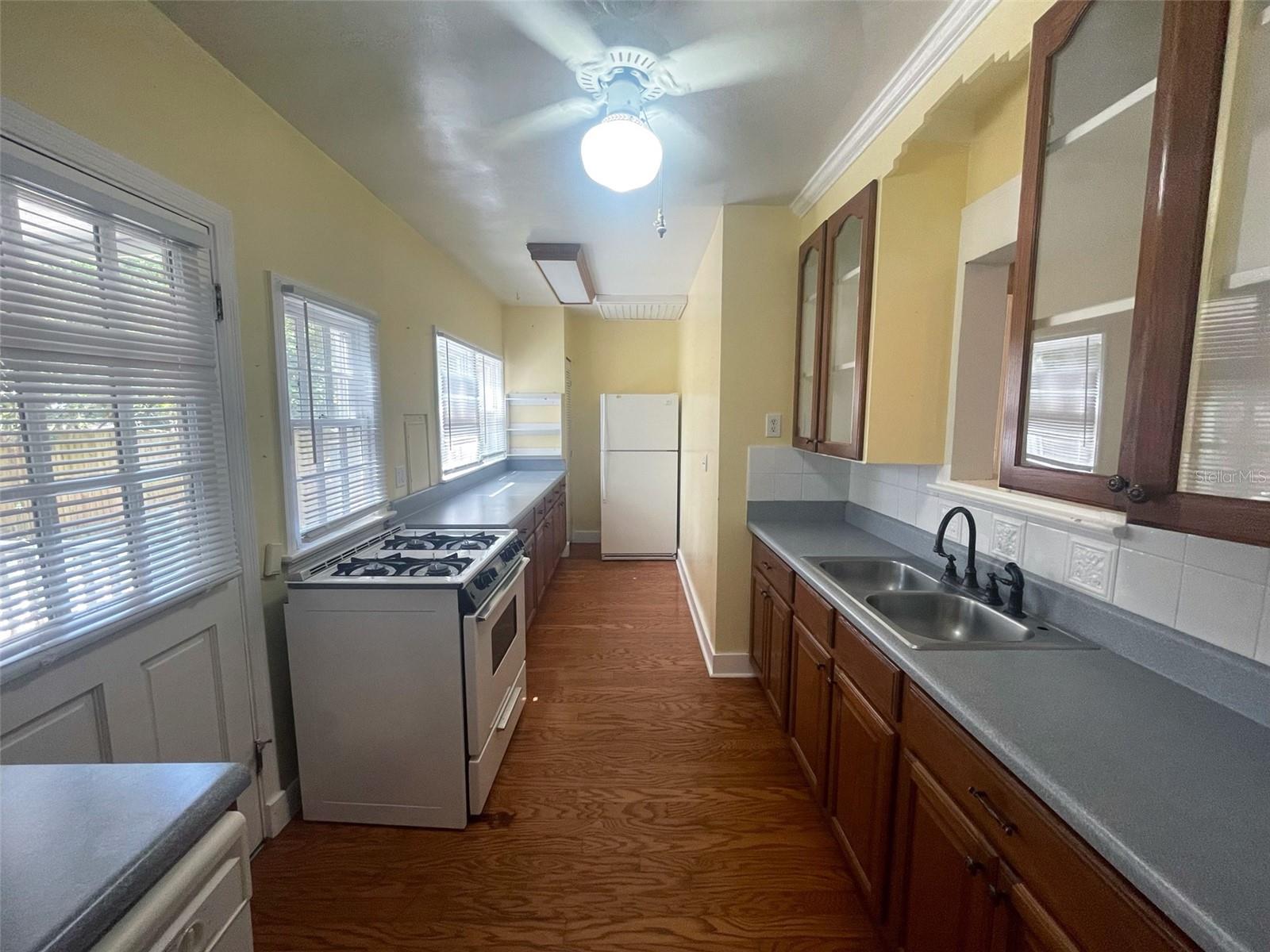 Image 9 of 16 For 745 10th Avenue