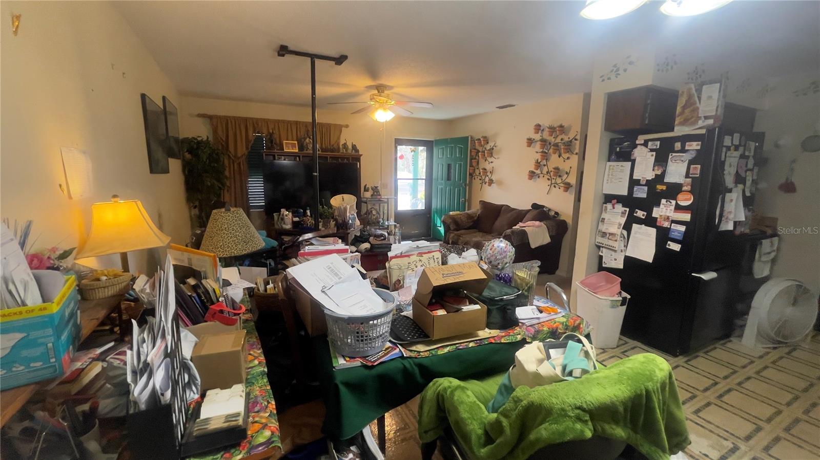 Image 5 of 19 For 20 Easy Street