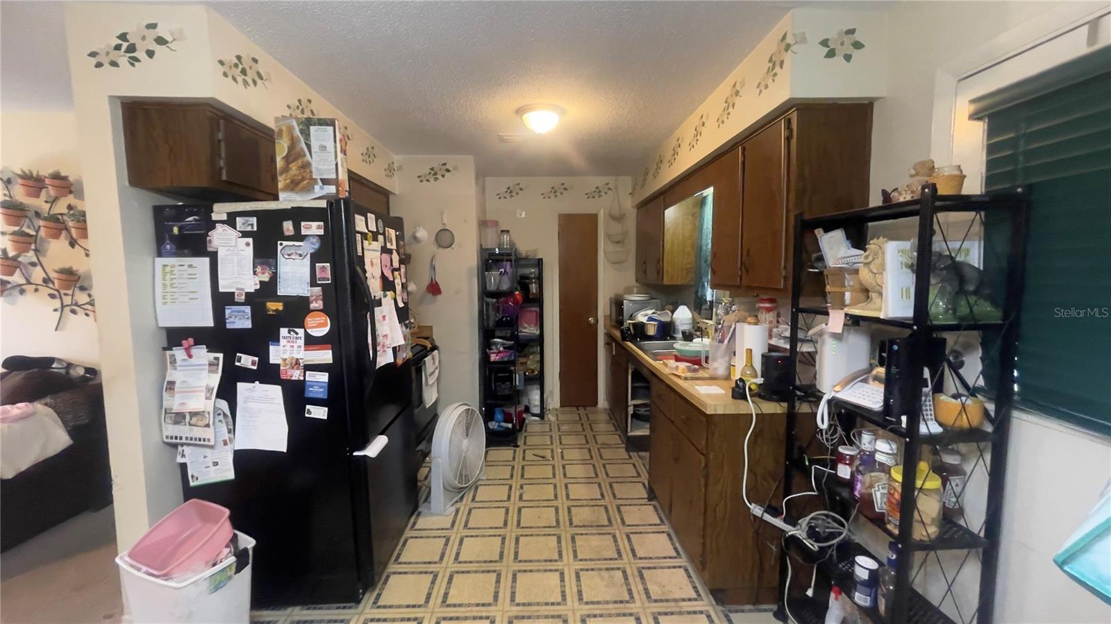 Image 7 of 19 For 20 Easy Street