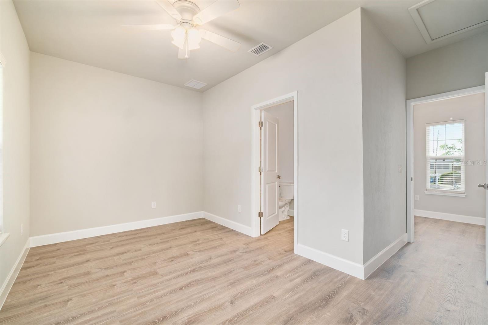 Image 13 of 42 For 622 3rd Avenue 2