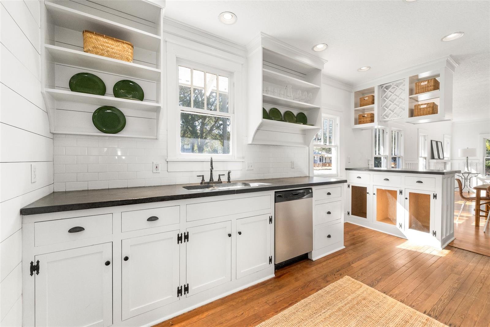 Image 10 of 30 For 3578 Herschel Street