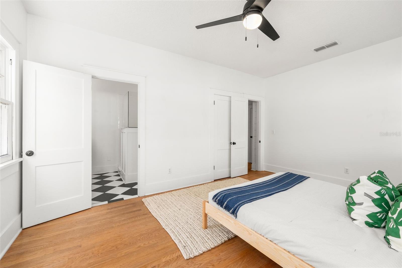 Image 12 of 30 For 3578 Herschel Street