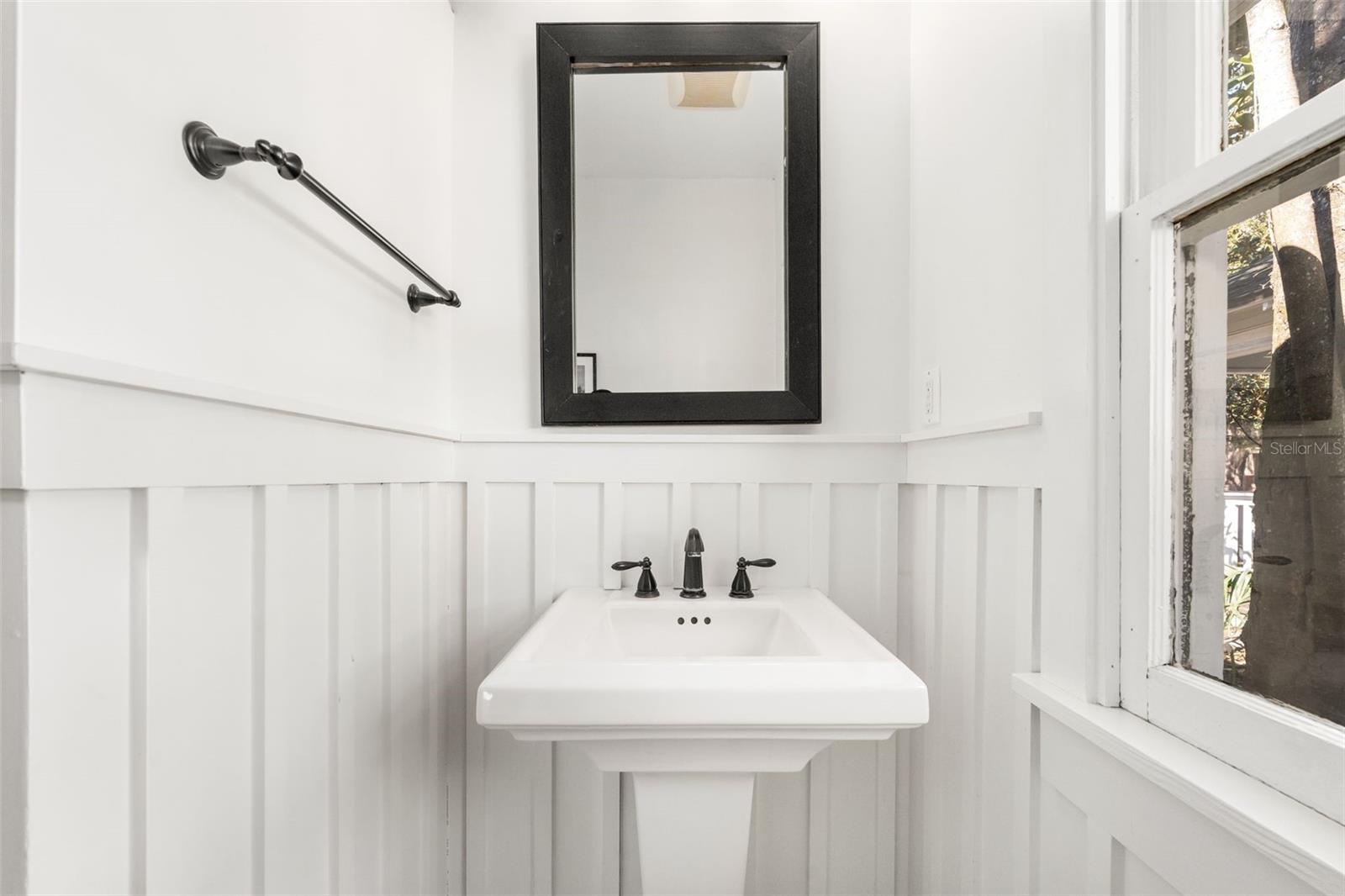 Image 19 of 30 For 3578 Herschel Street