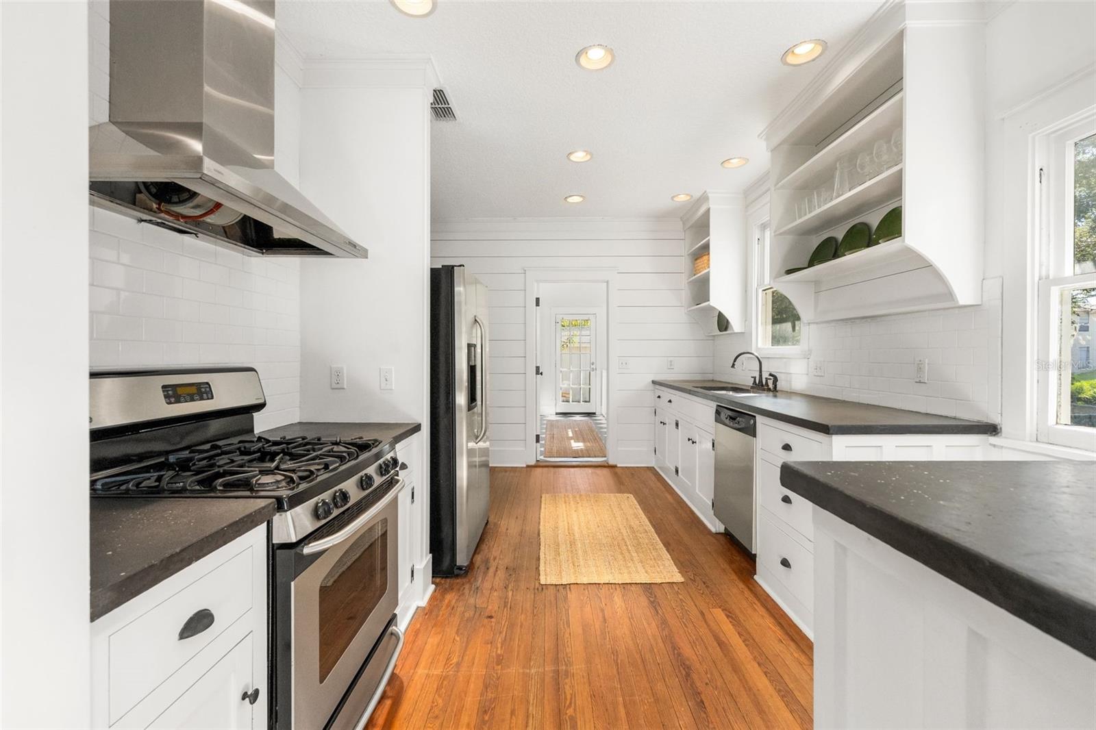 Image 8 of 30 For 3578 Herschel Street