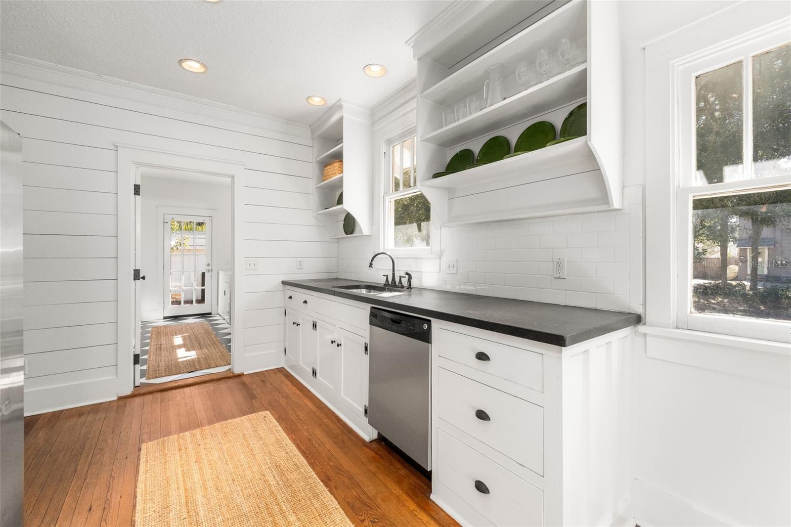 Image 9 of 30 For 3578 Herschel Street