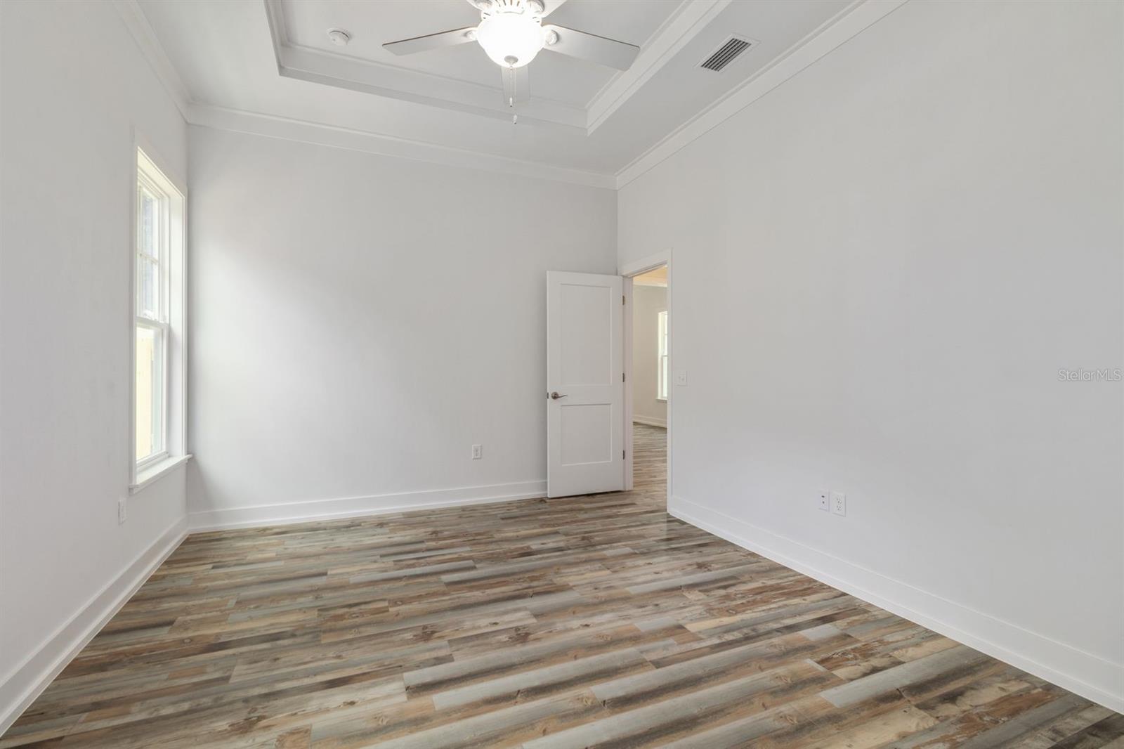 Image 7 of 8 For 420 1st Street