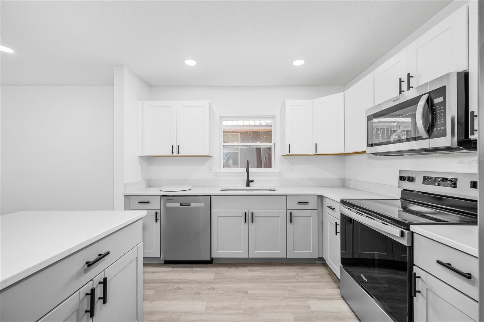 Image 5 of 35 For 1523 1st Avenue