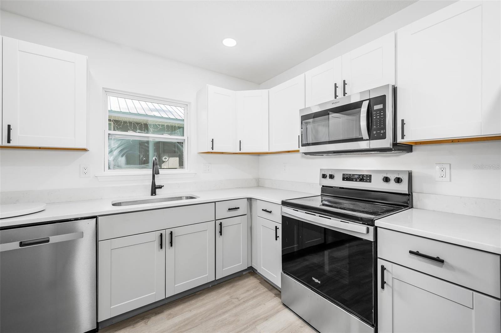 Image 7 of 35 For 1523 1st Avenue