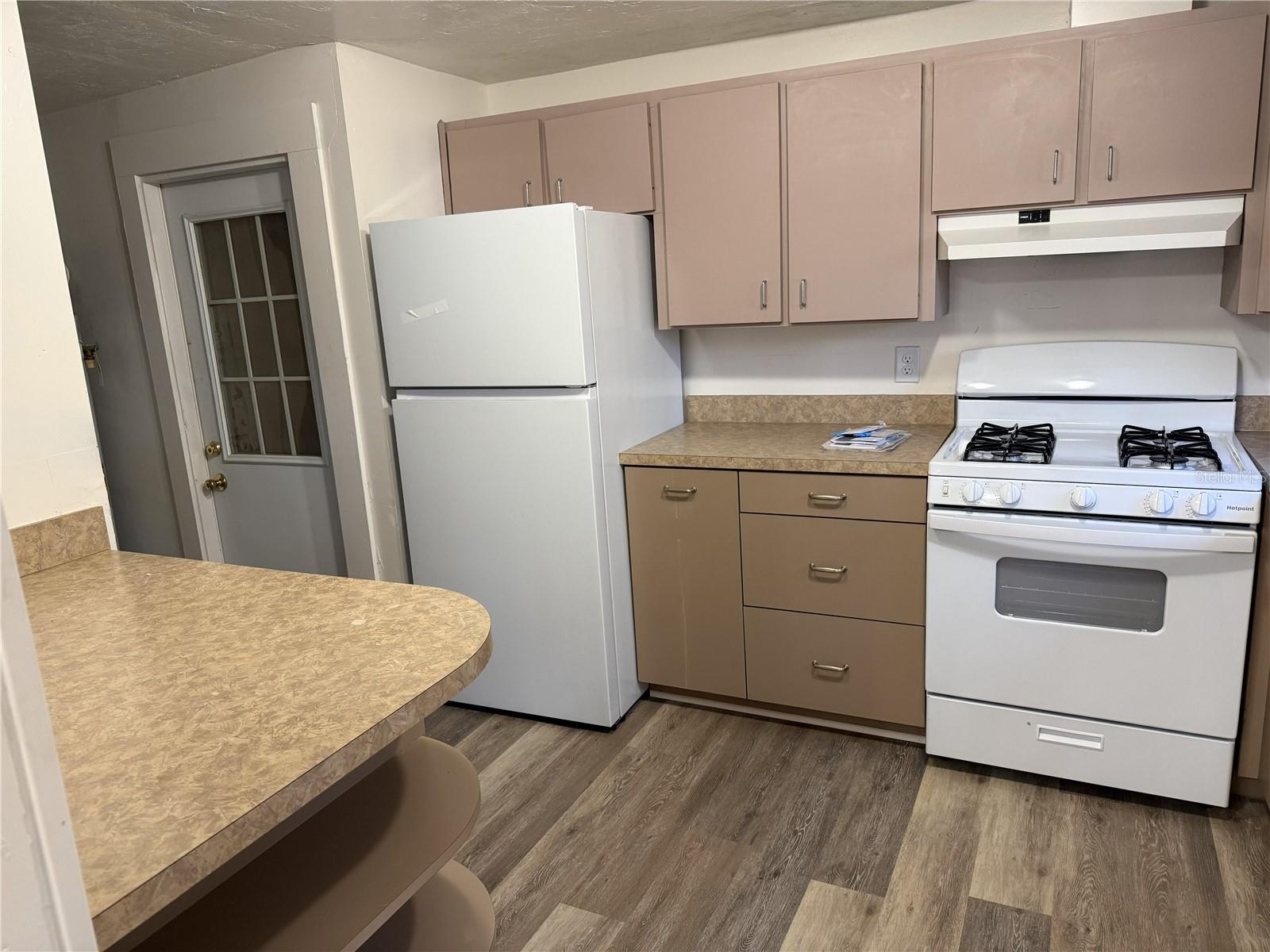 Image 4 of 14 For 708 6th Avenue