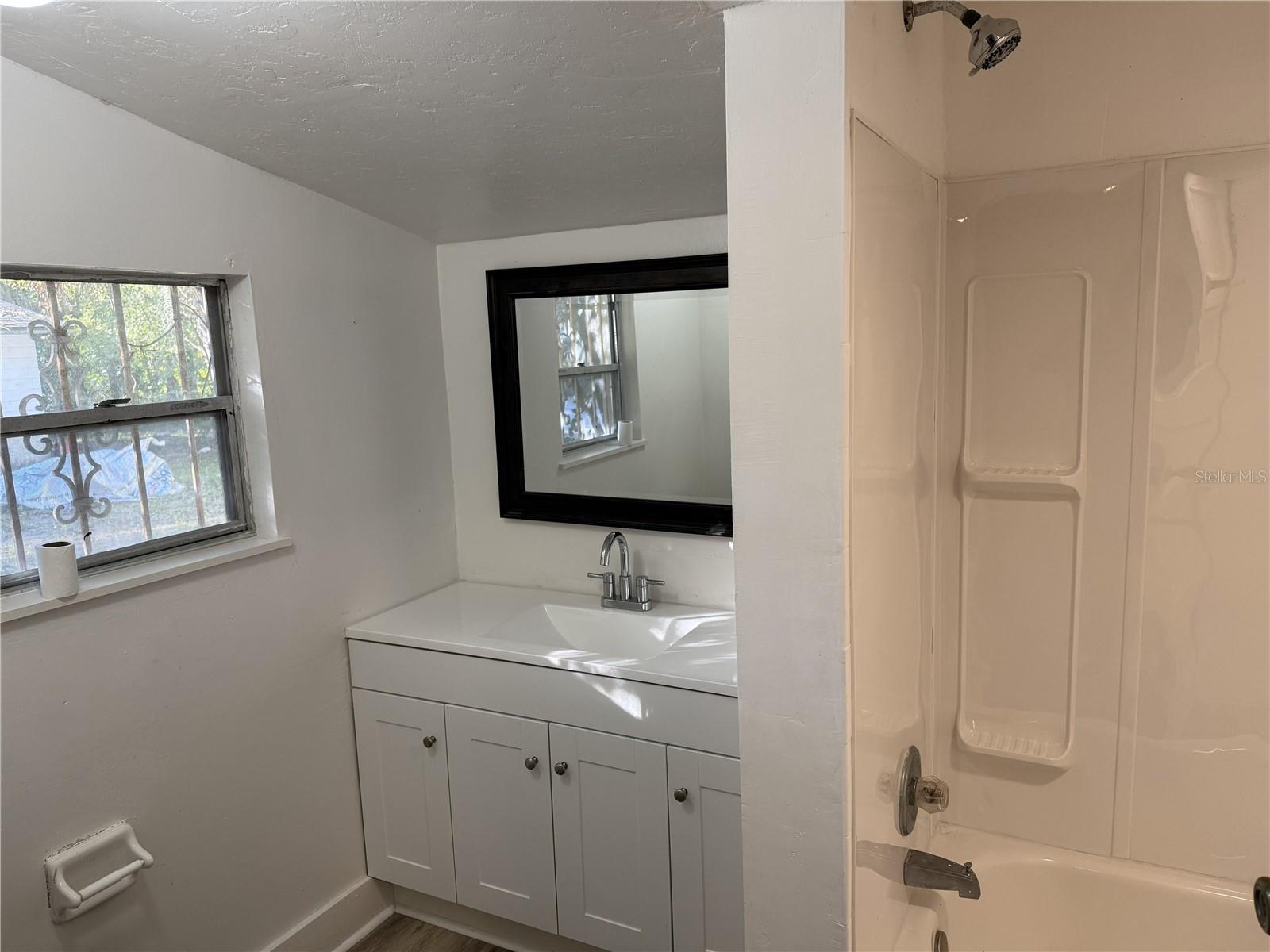 Image 5 of 14 For 708 6th Avenue