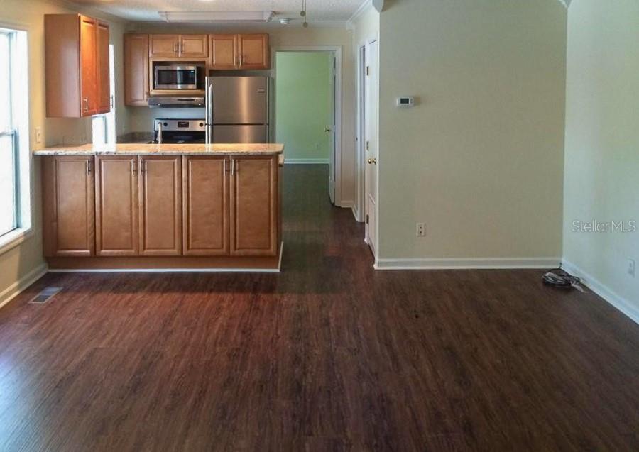 Image 2 of 8 For 2905 Archer Road 4017