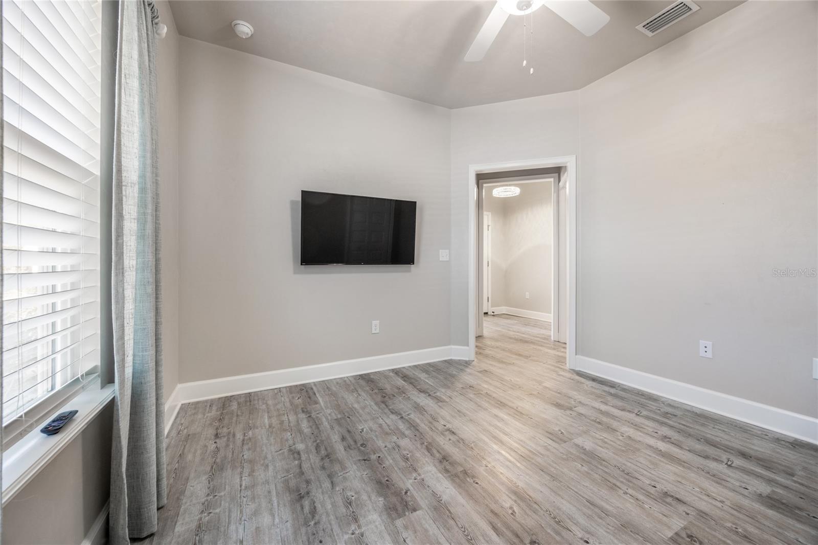 Image 17 of 49 For 12945 12 Road