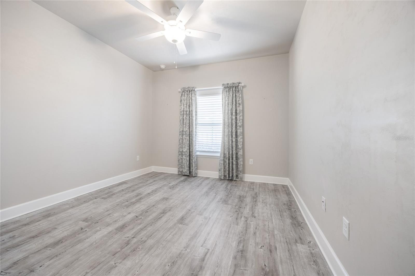 Image 23 of 49 For 12945 12 Road