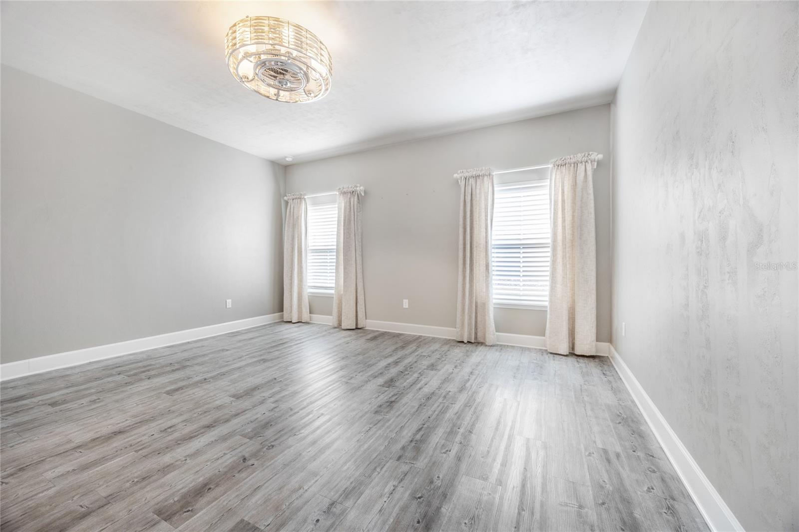 Image 31 of 49 For 12945 12 Road