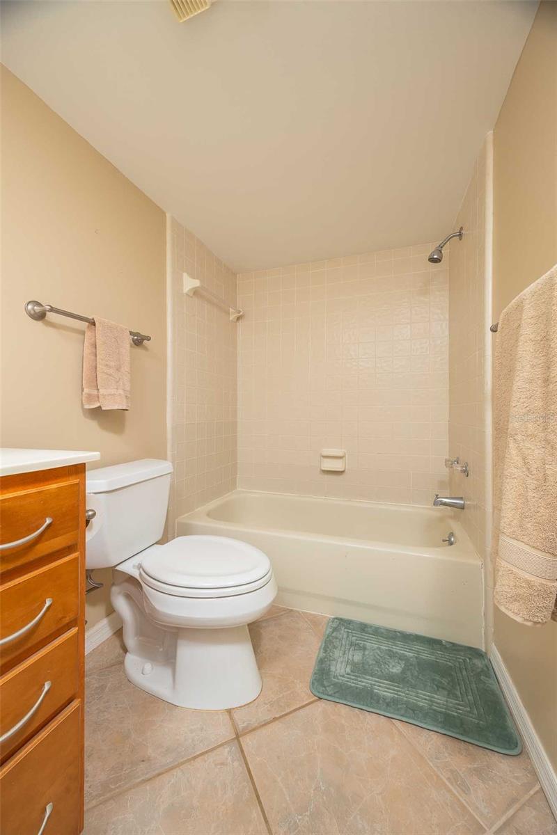 Image 20 of 29 For 8000 A1a  505