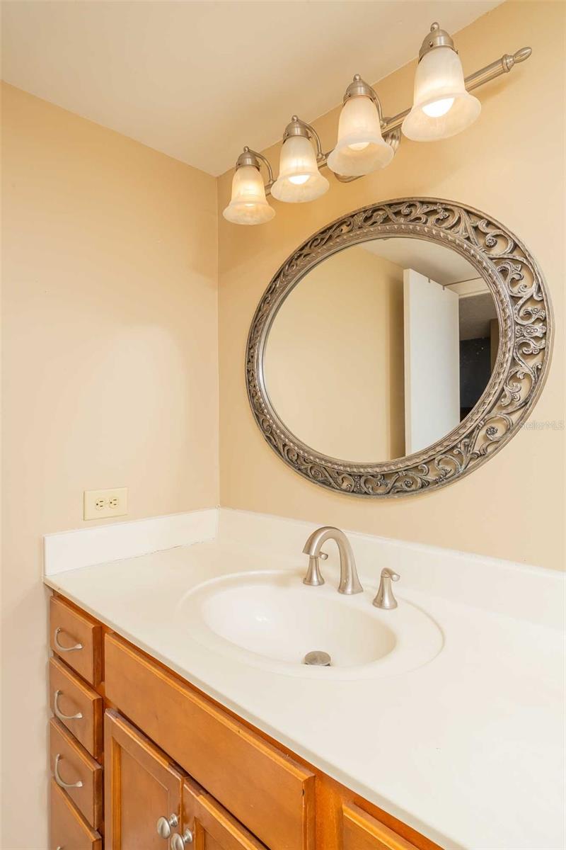 Image 21 of 29 For 8000 A1a  505