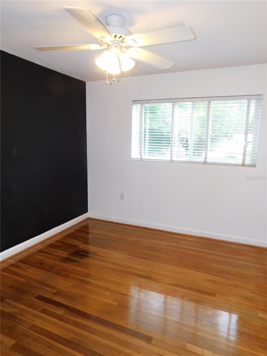 Image 12 of 24 For 118 35th Terrace