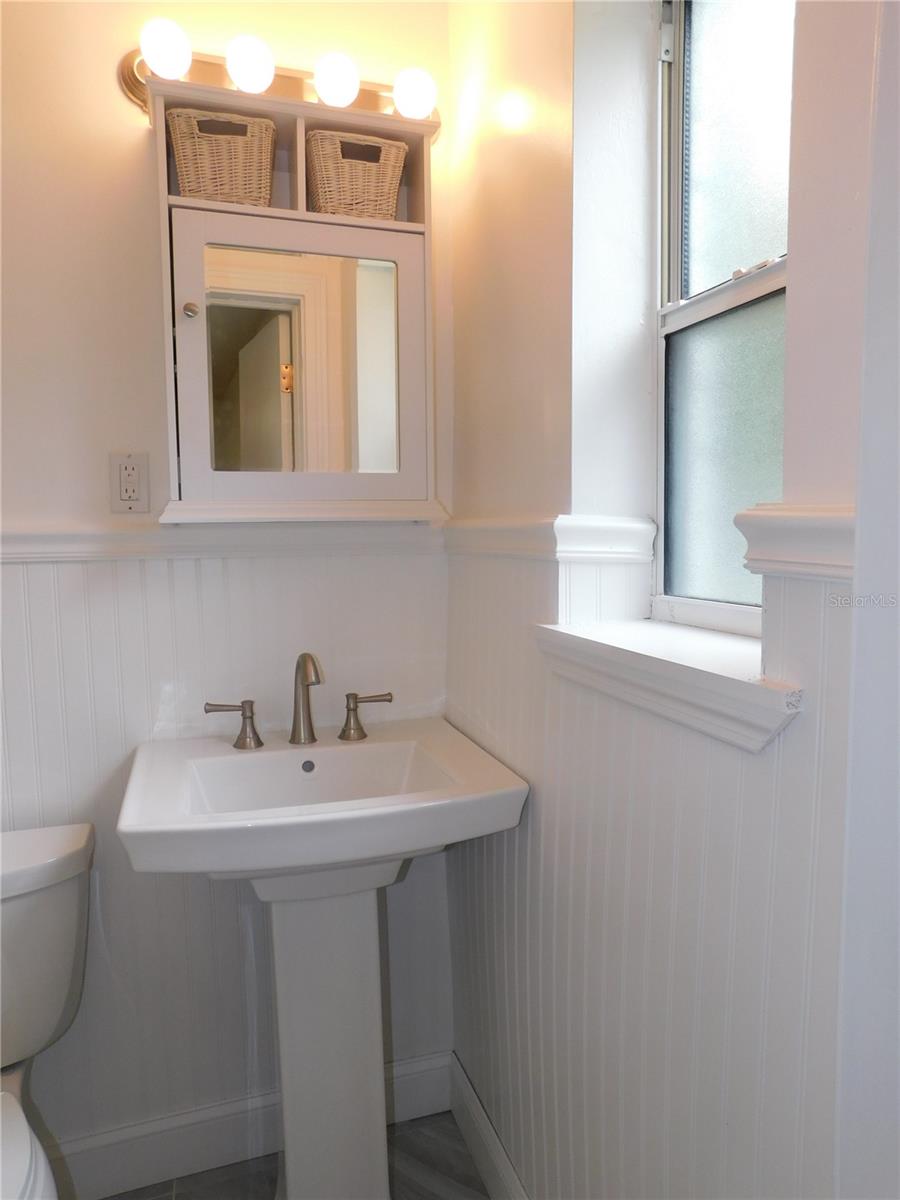 Image 21 of 24 For 118 35th Terrace