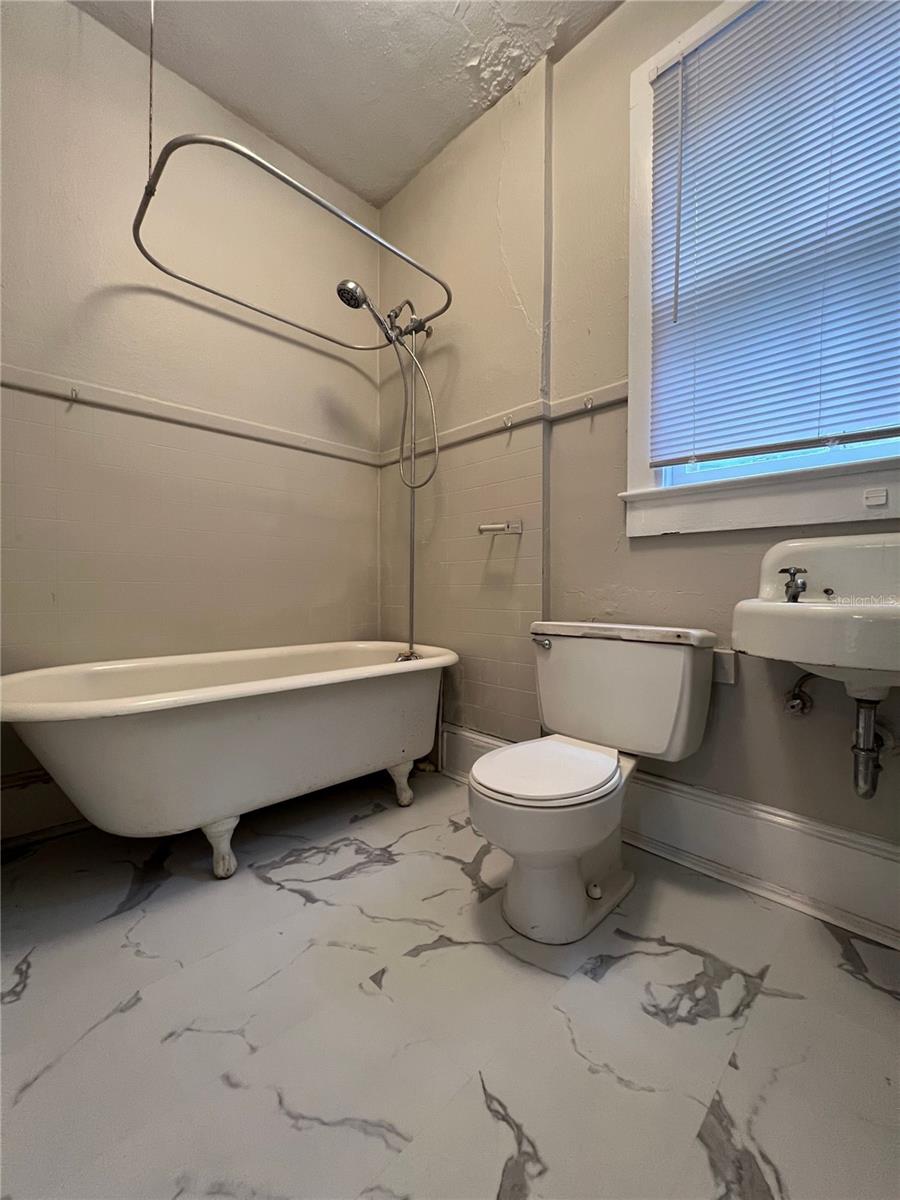 Image 7 of 8 For 414 5th Avenue 1