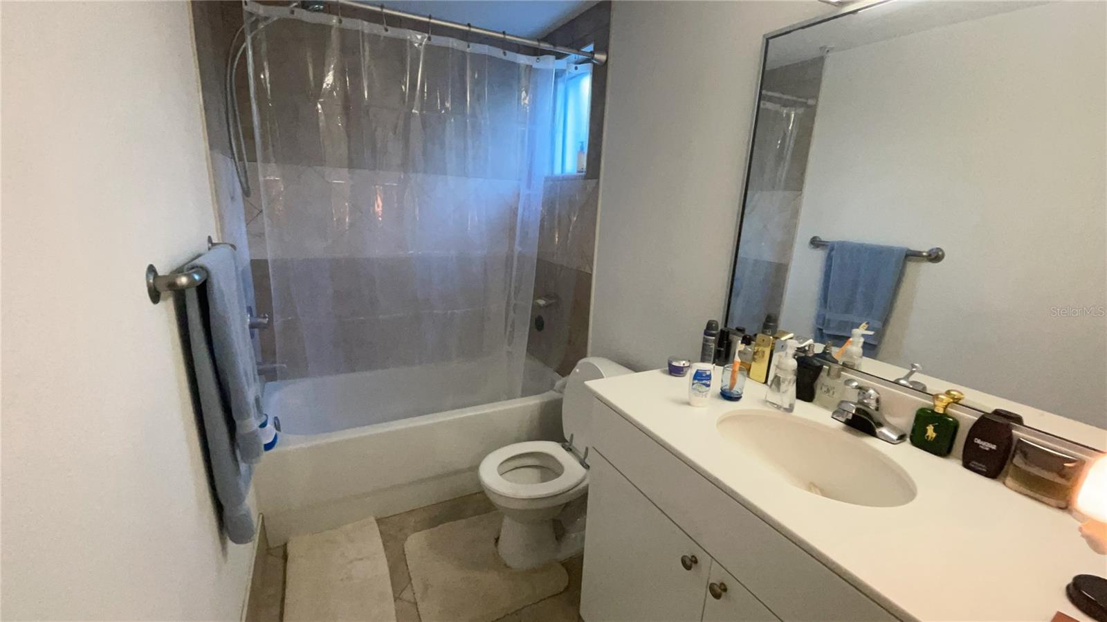 Image 13 of 16 For 2515 Sw 35th Place 120