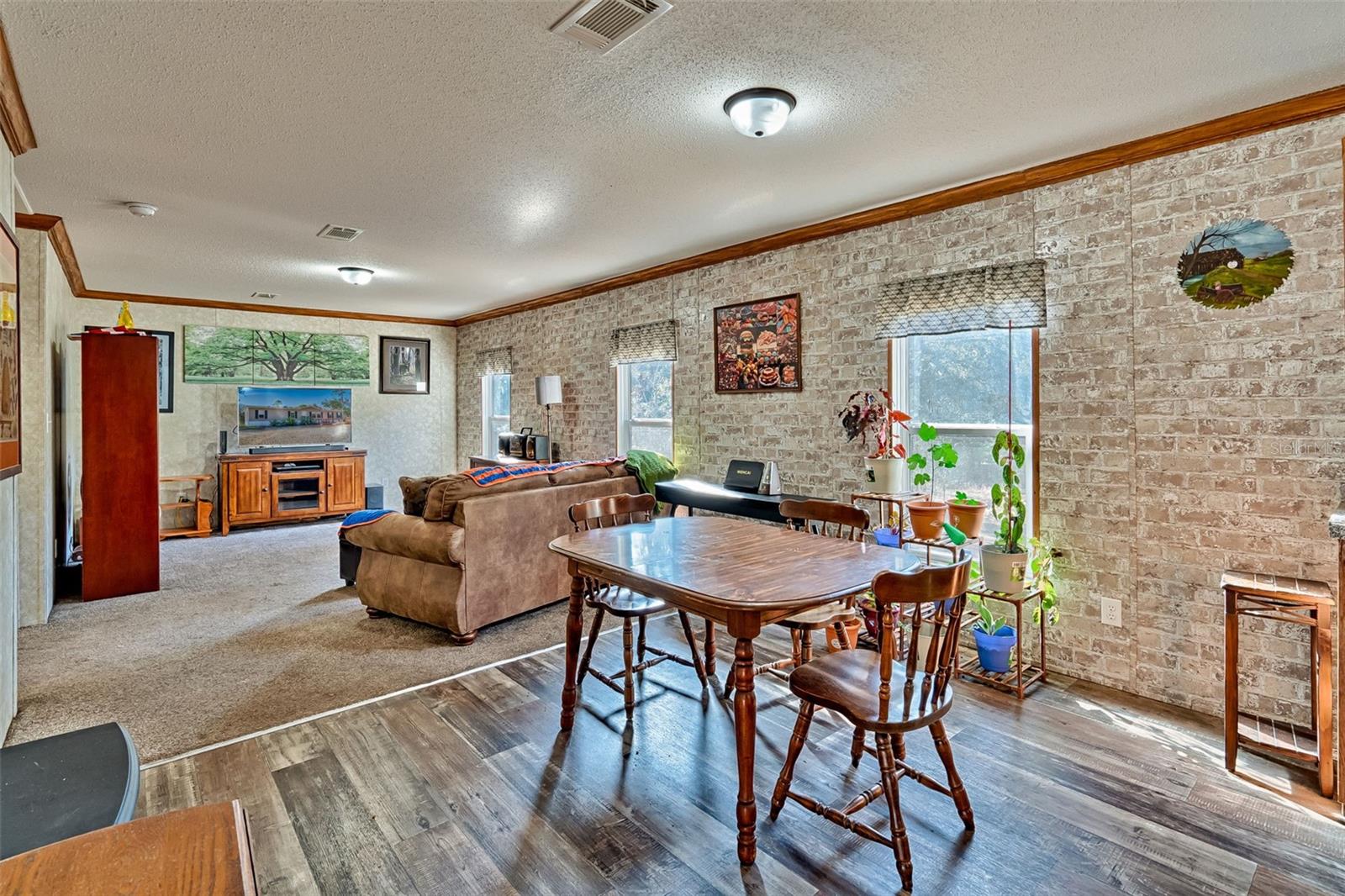 Image 11 of 42 For 152 Piper Drive