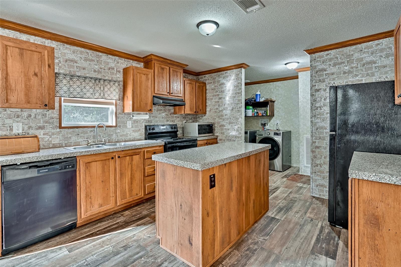 Image 7 of 42 For 152 Piper Drive