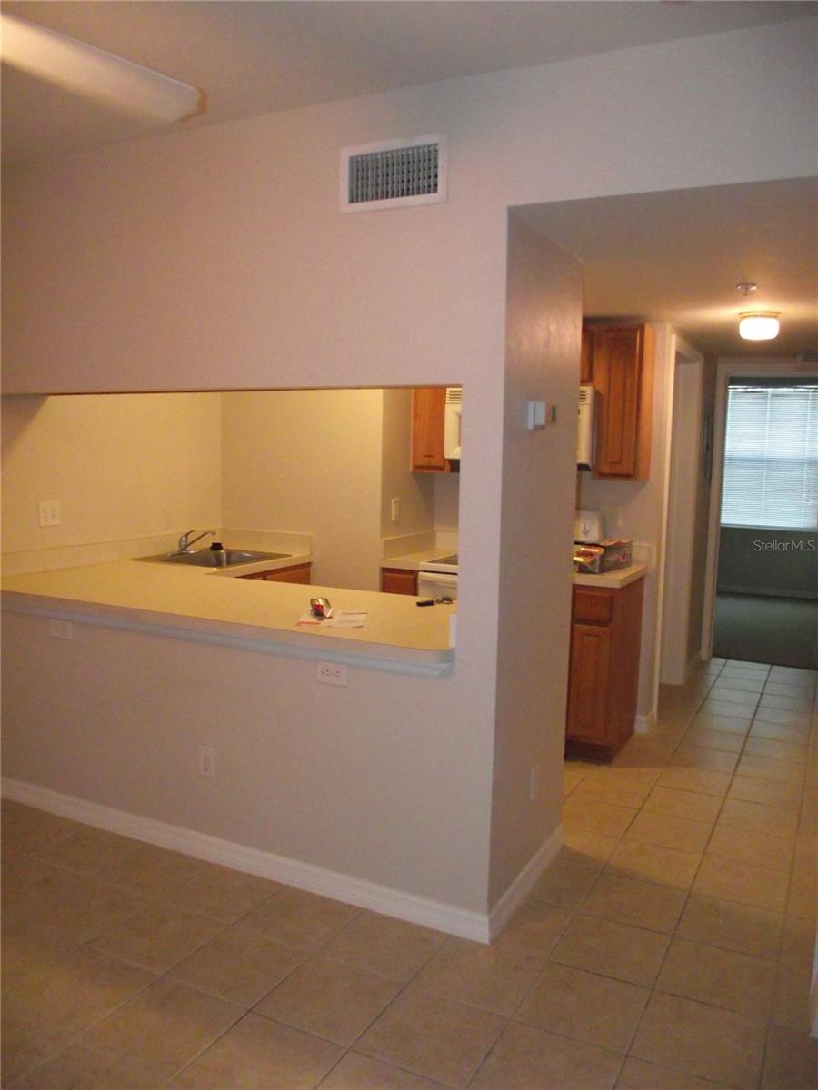 Image 4 of 19 For 1220 1st Avenue 211