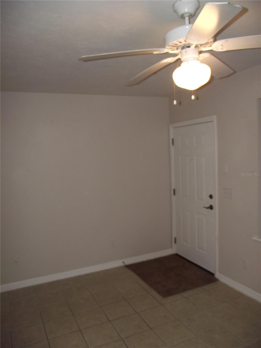 Image 9 of 19 For 1220 1st Avenue 211